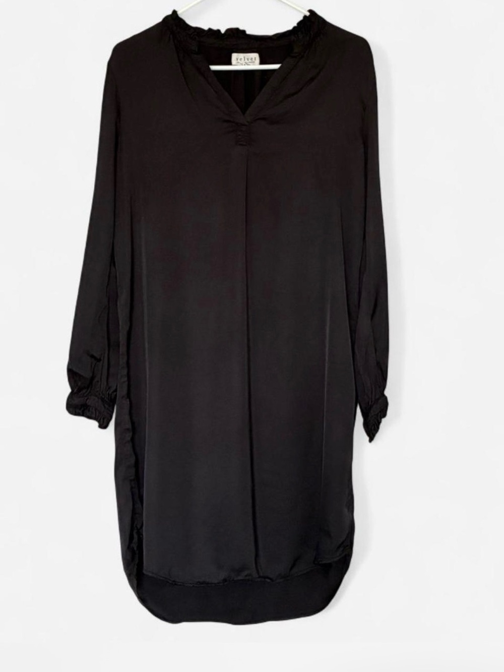 Velvet by Graham & Spencer Black Long-Sleeve Shift Dress